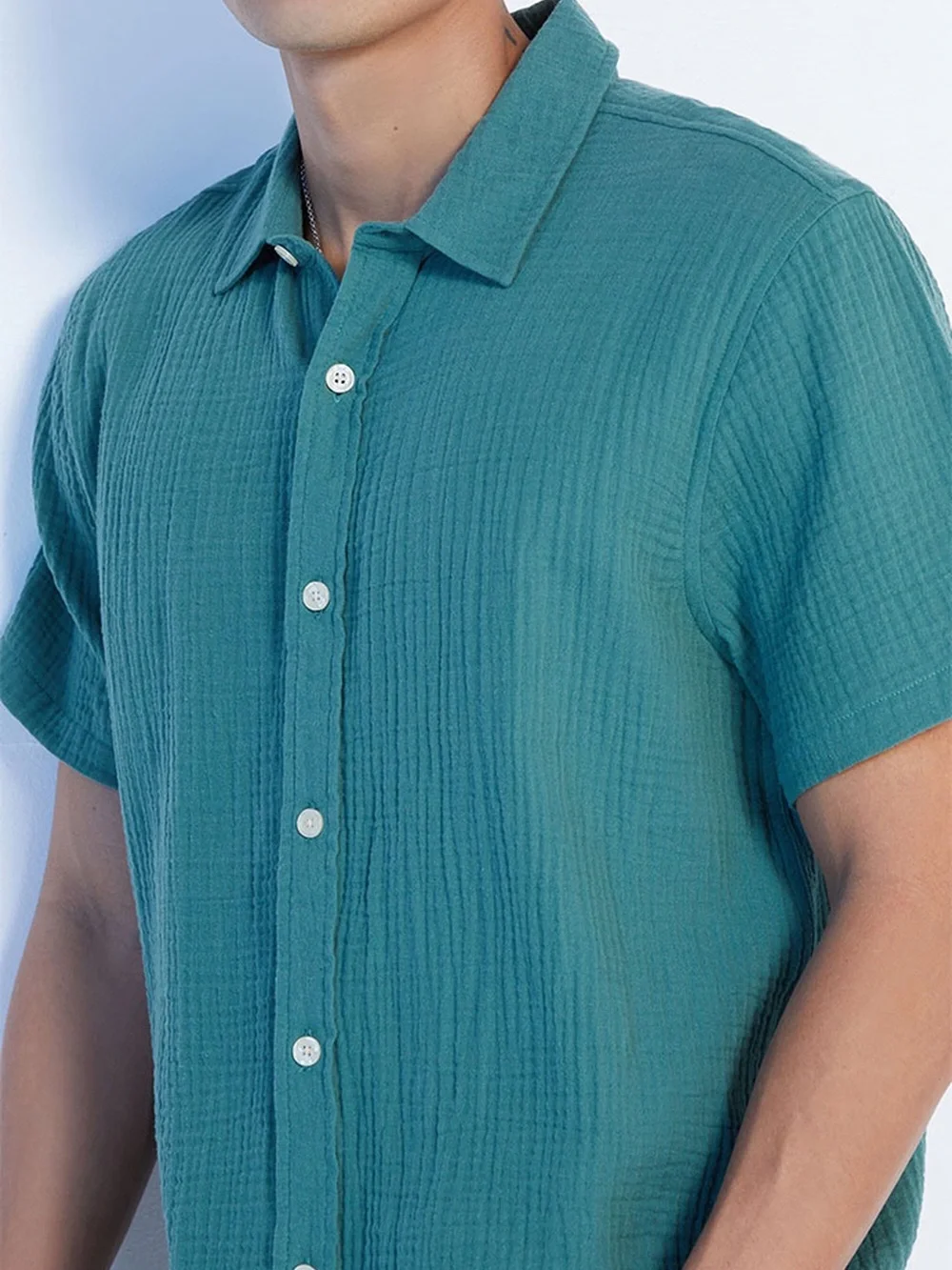 PacSun Men’s Green Textured Classic Camp Button Down Shirt